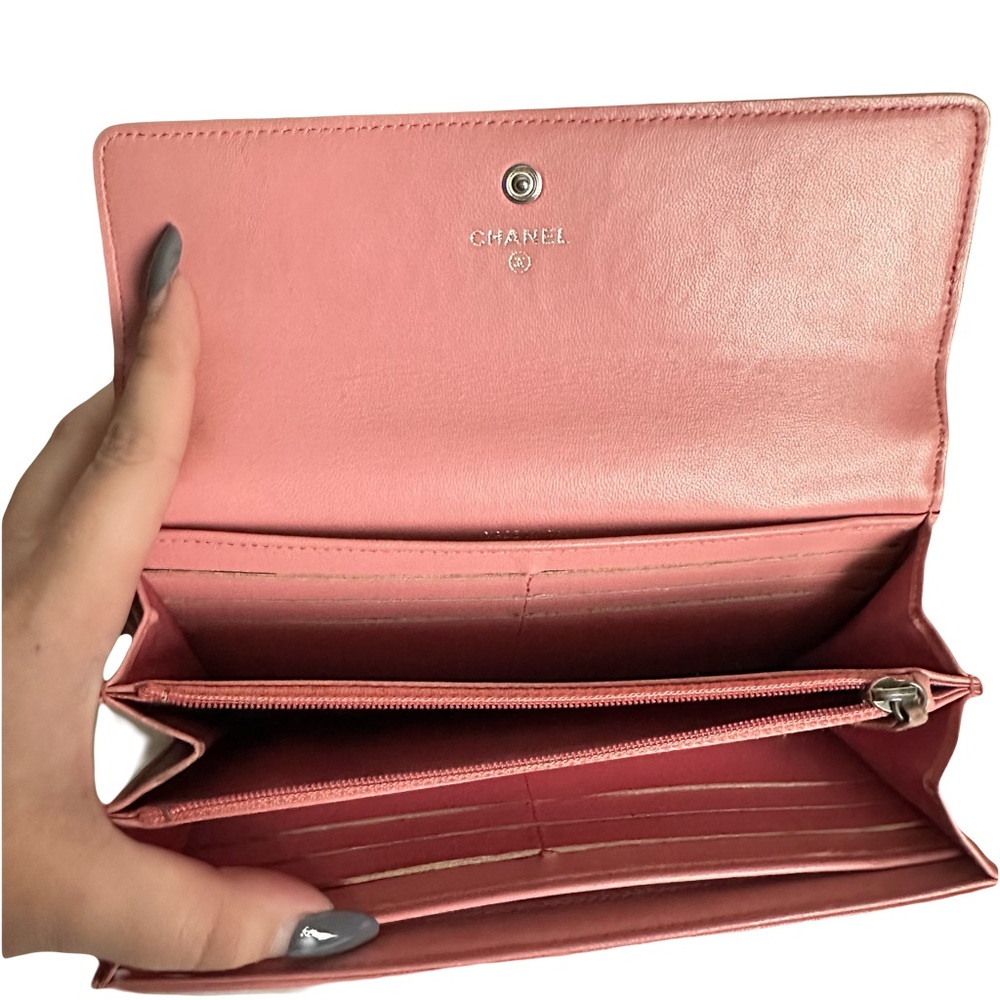 CHANEL Pink Floral Embossed Wallet - Picture 4 of 10